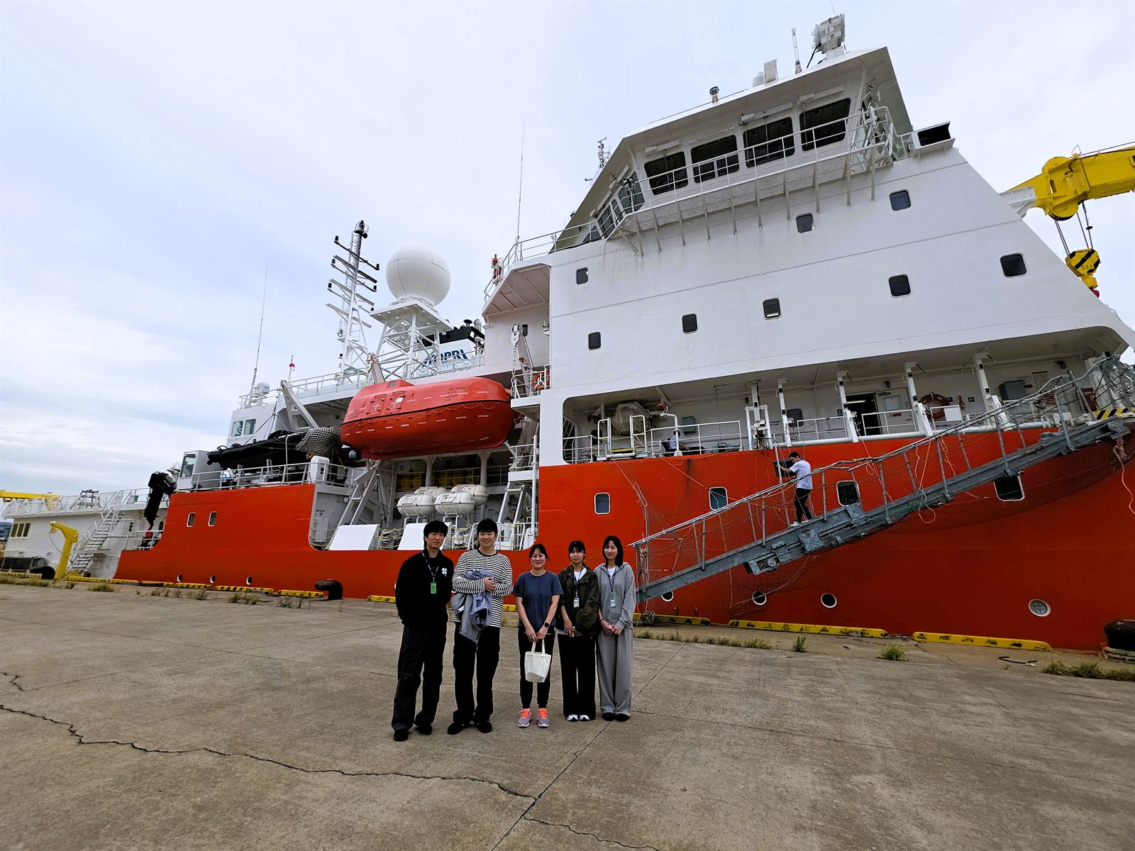 Gwangyang Port: Visit to R/V Araon